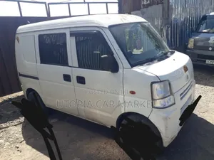 Photo - Suzuki Every Wagon 2010 White