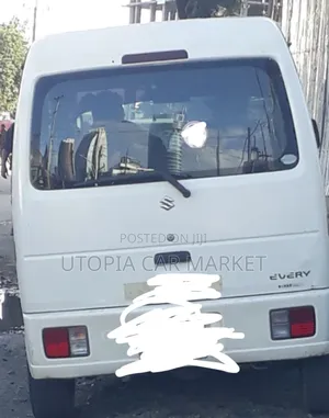 Suzuki Every Wagon 2010 White