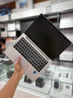 New Laptop HP EliteBook 830 G8 16GB Intel Core i7 SSD 512GB