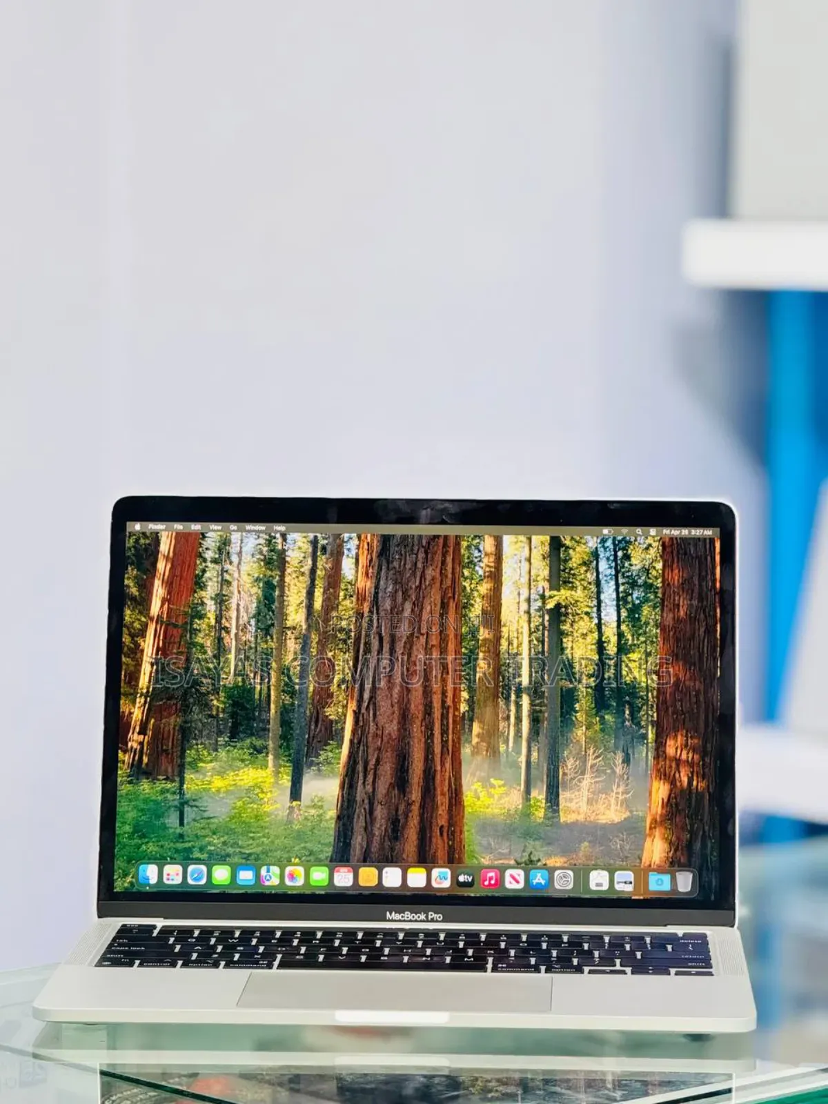 New Laptop Apple MacBook Pro 2022 M2 8GB SSD 512GB