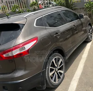 Nissan Qashqai 2017 Brown