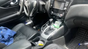 Nissan Qashqai 2017 Brown