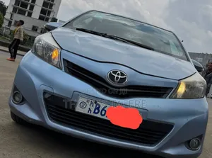 Toyota Yaris 2013 Blue