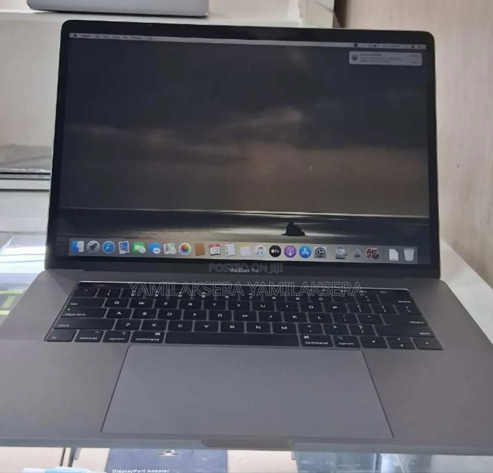 New Laptop Apple MacBook Pro 2019 16GB Intel Core I9 SSD 512GB