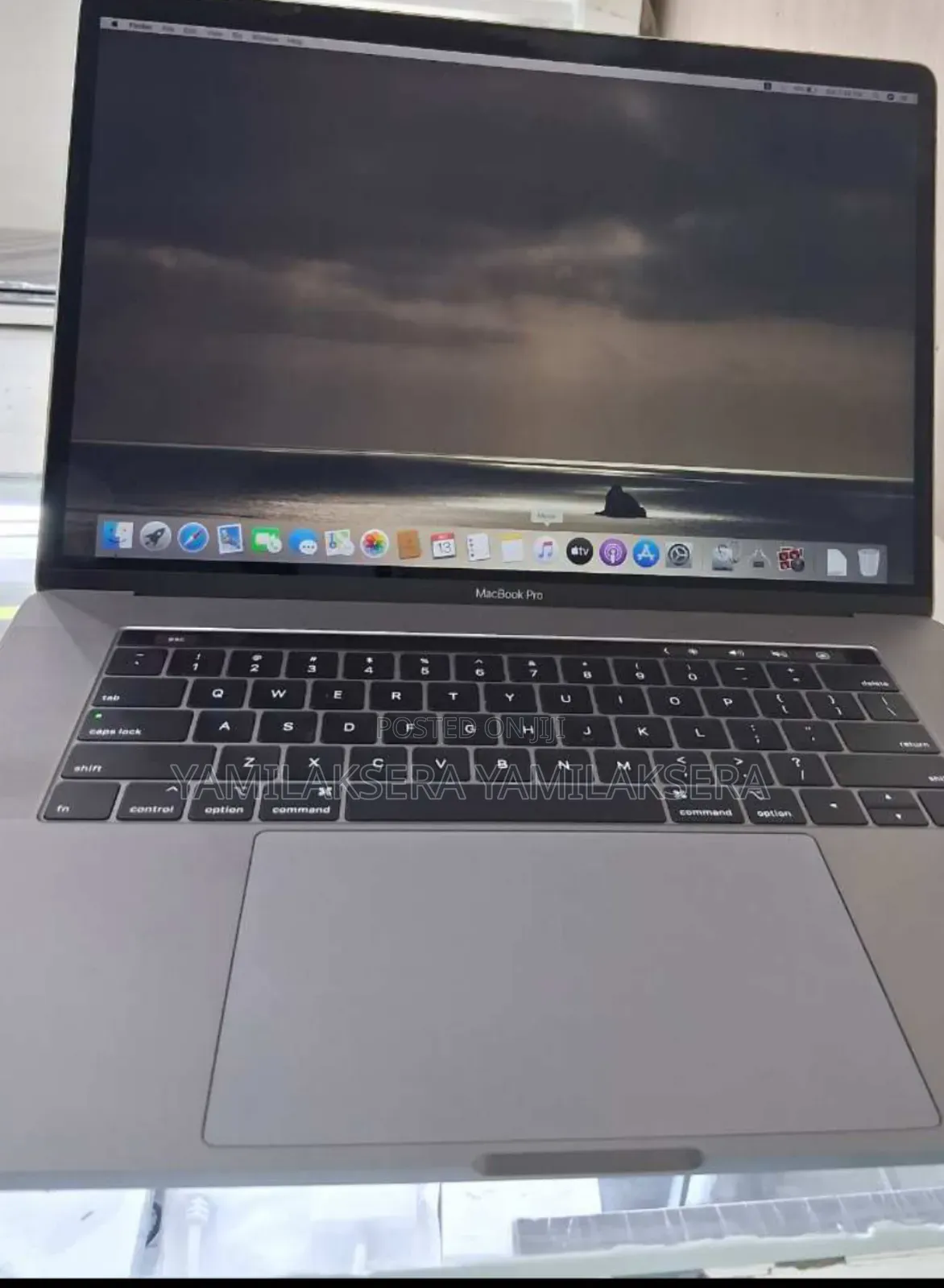 New Laptop Apple MacBook Pro 2019 16GB Intel Core I9 SSD 512GB