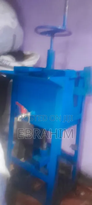 Photo - Efoyita Candle Maker