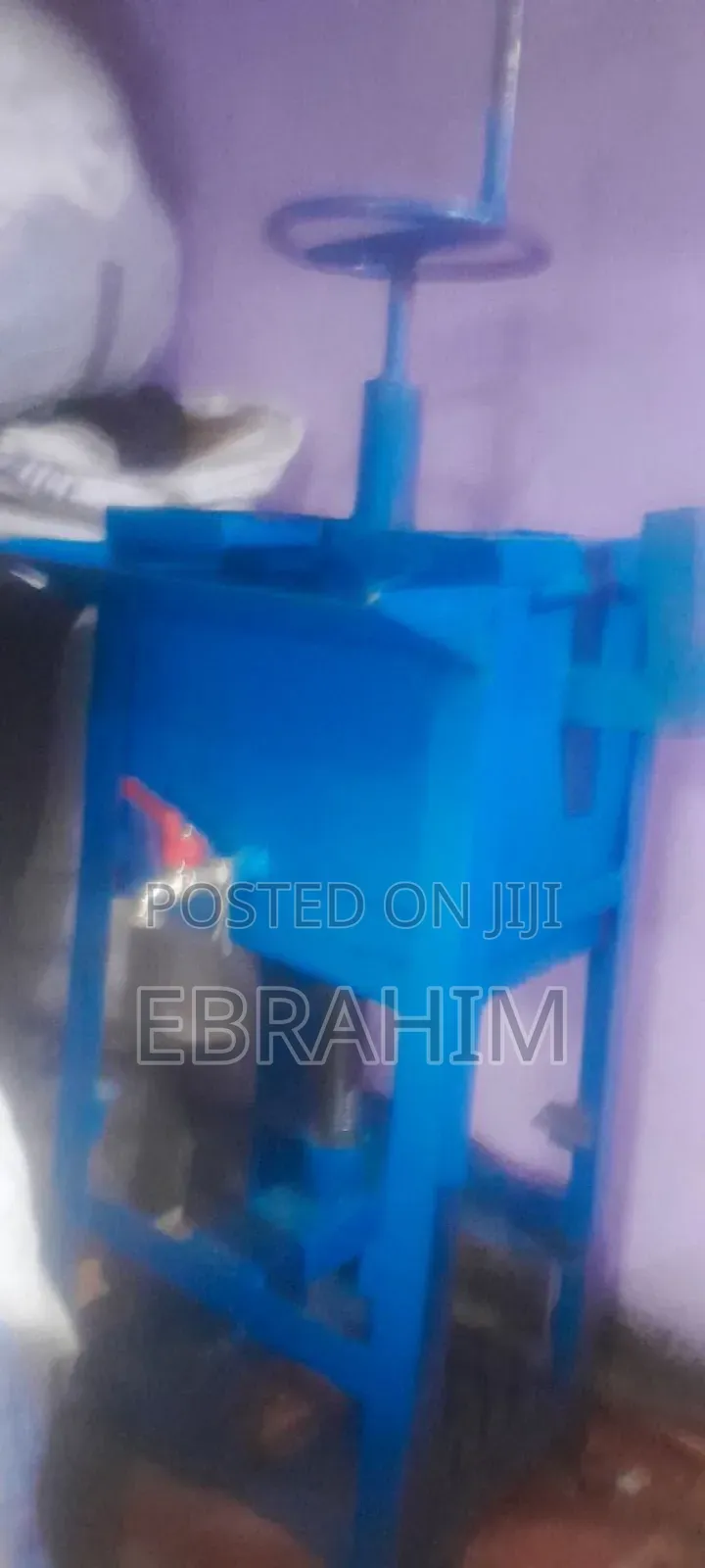 Efoyita Candle Maker