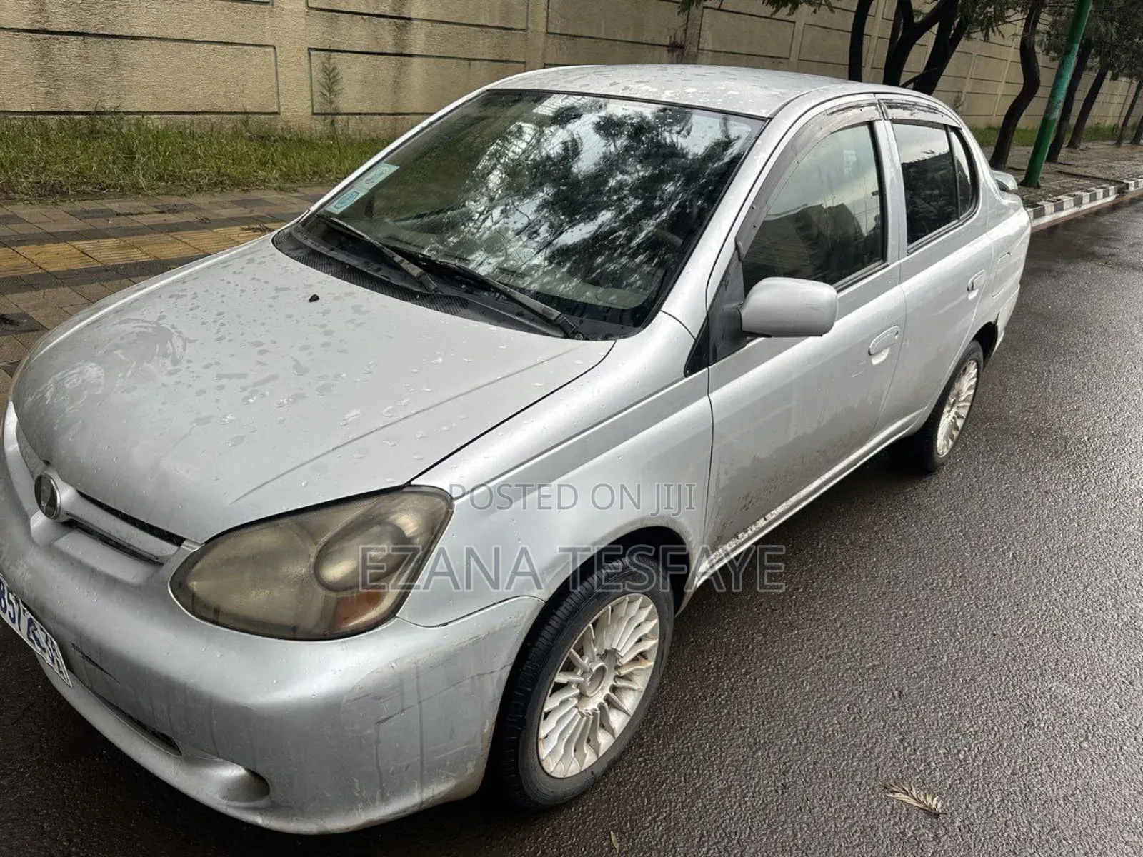 Toyota Platz 2003 Silver