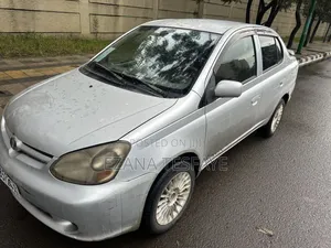 Toyota Platz 2003 Silver