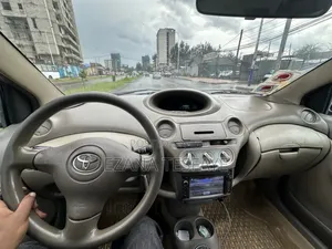 Toyota Platz 2003 Silver