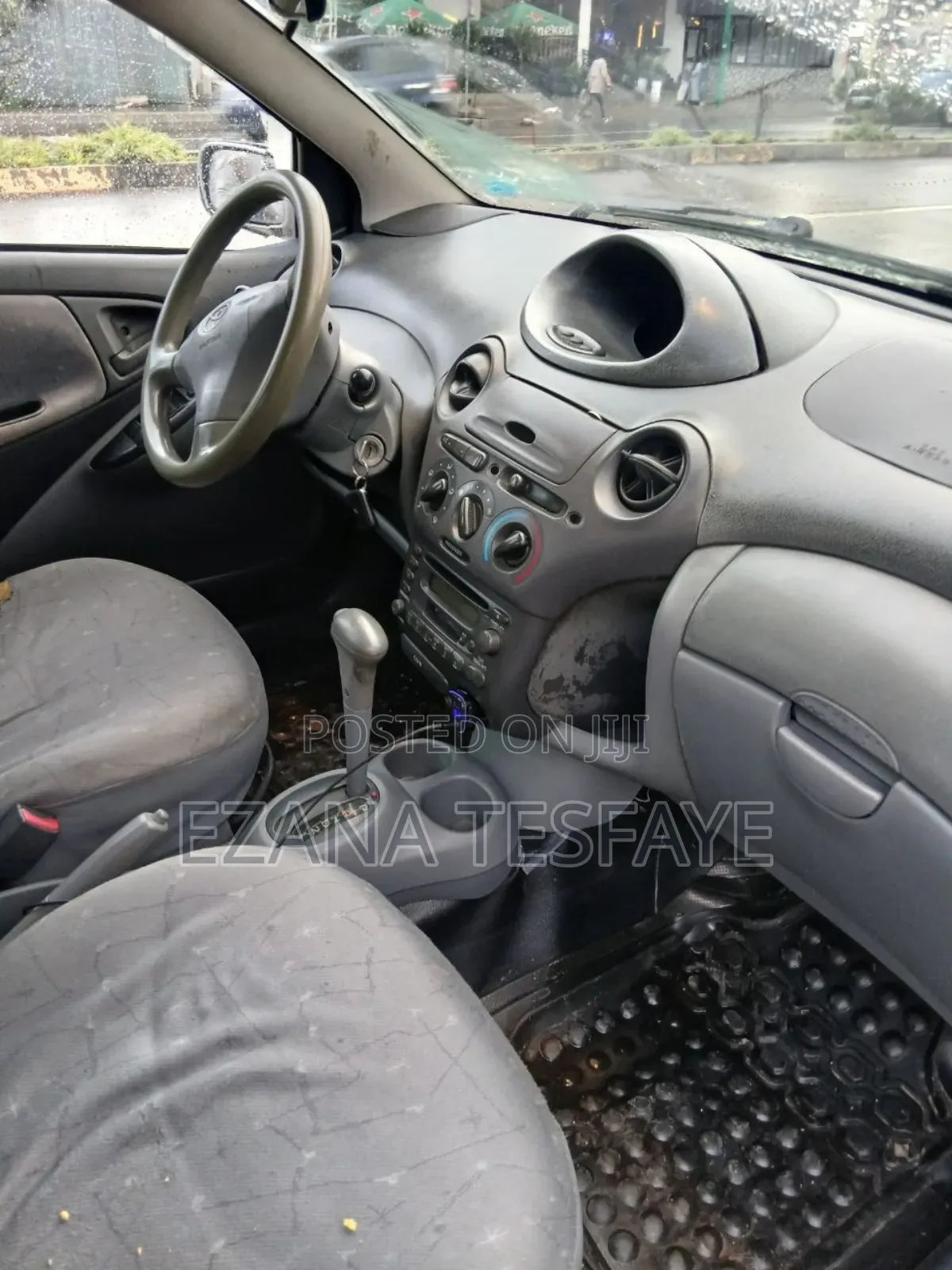 Toyota Vitz 2001 Silver