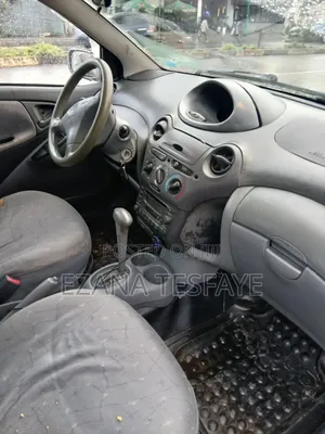 Toyota Vitz 2001 Silver