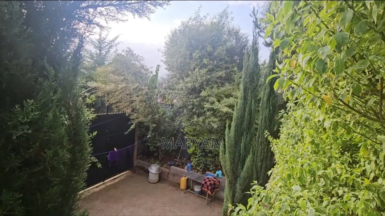 4bdrm House in Yeka for sale