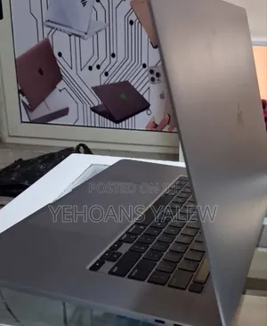 New Laptop Apple MacBook Pro 2019 32GB Intel Core I7 SSD 1T