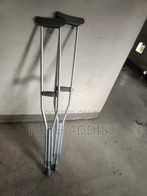 Photo - አግዚለሪ የብብት ክራንች አዲስ ባለ ሁለት Pair欸了crutches痛苦axillary Crutches奢望crutches