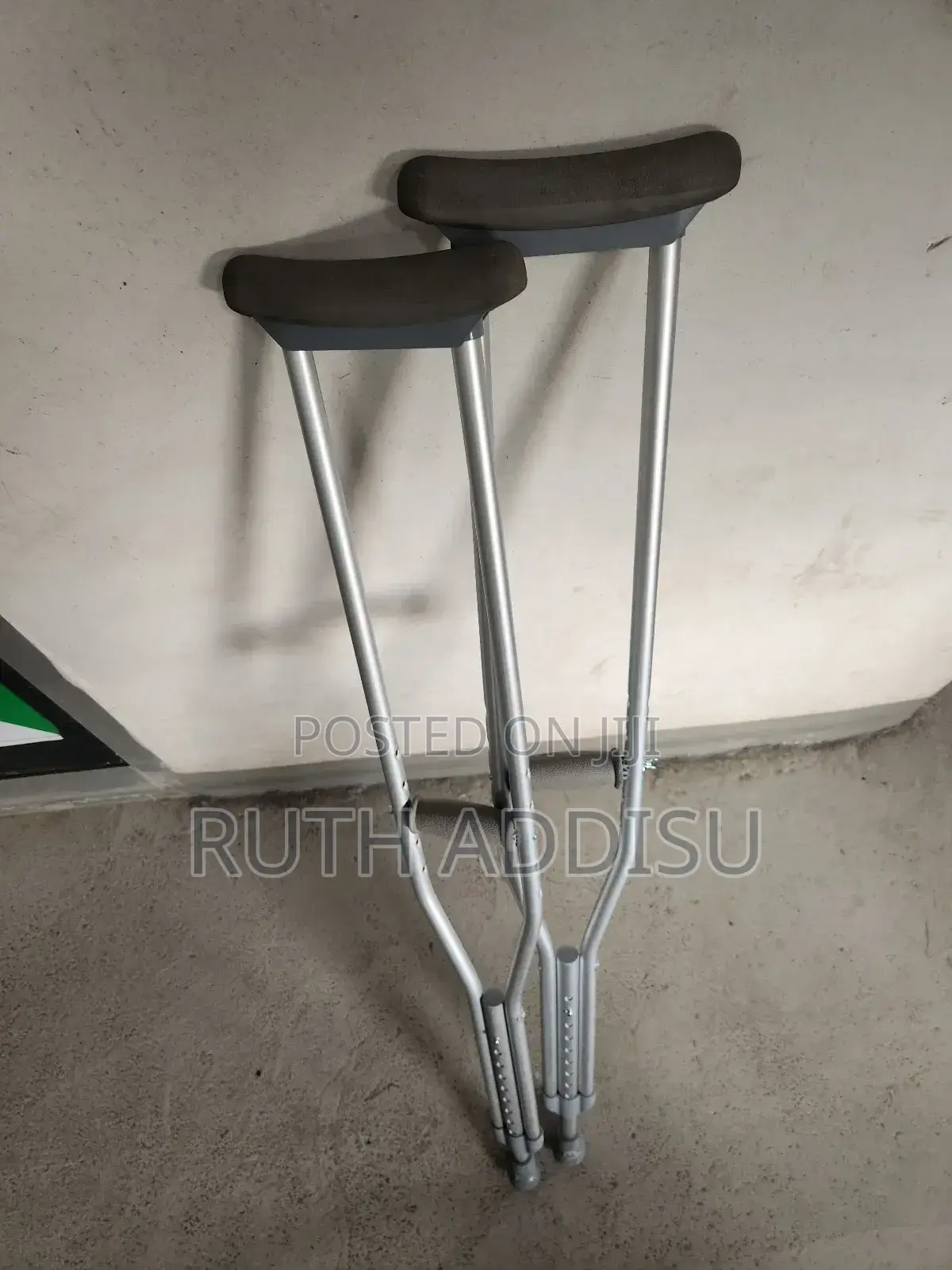 Axillary Bilateral Crutches廟會axillary Crutches庫存crutches俠客crutches New