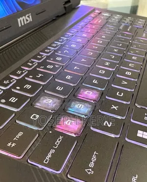 New Laptop MSI Crosshair 17 B12U 16GB Intel Core I7 SSD 1T