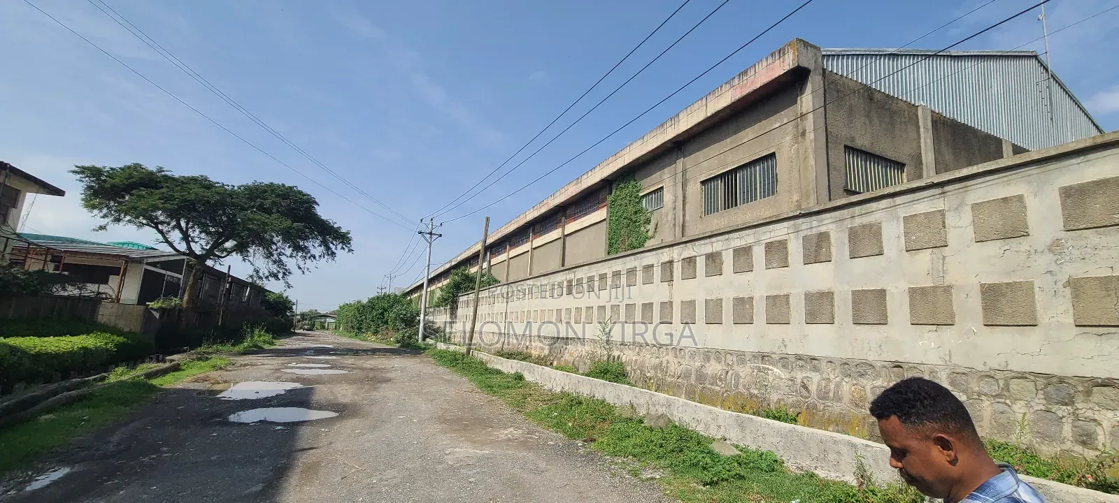 ለሺያጭ የቀረበ መጋዘን