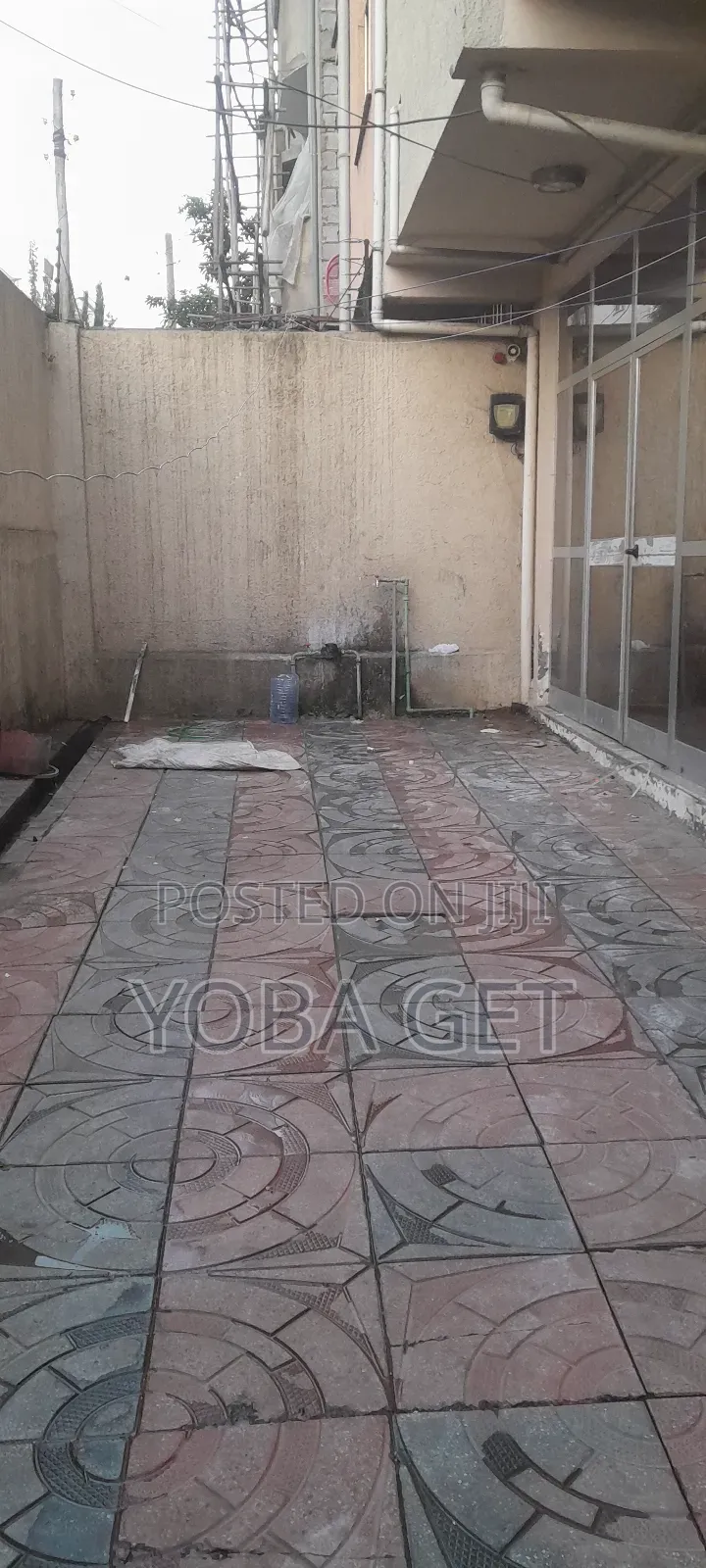 Furnished 5bdrm House in የሚሸጥ ቤት, Akaky Kaliti for sale
