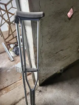 Photo - Axillary Bilateral Crutches廟街medical Crutches痛批axillary Crutches New