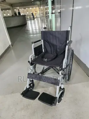 Wheelchair永久foldable Almunium Meducal Wheelchair仔的wheelchair Brand