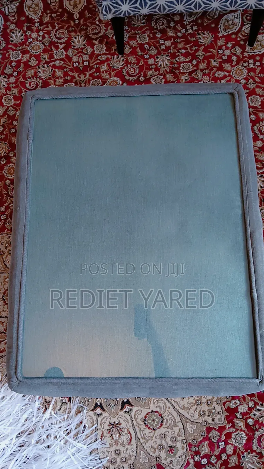 Salon Grey and White Sofa With Table.