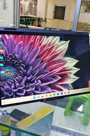 New Laptop Lenovo Yoga 7i 16GB Intel Core Ultra 7 SSD 1T
