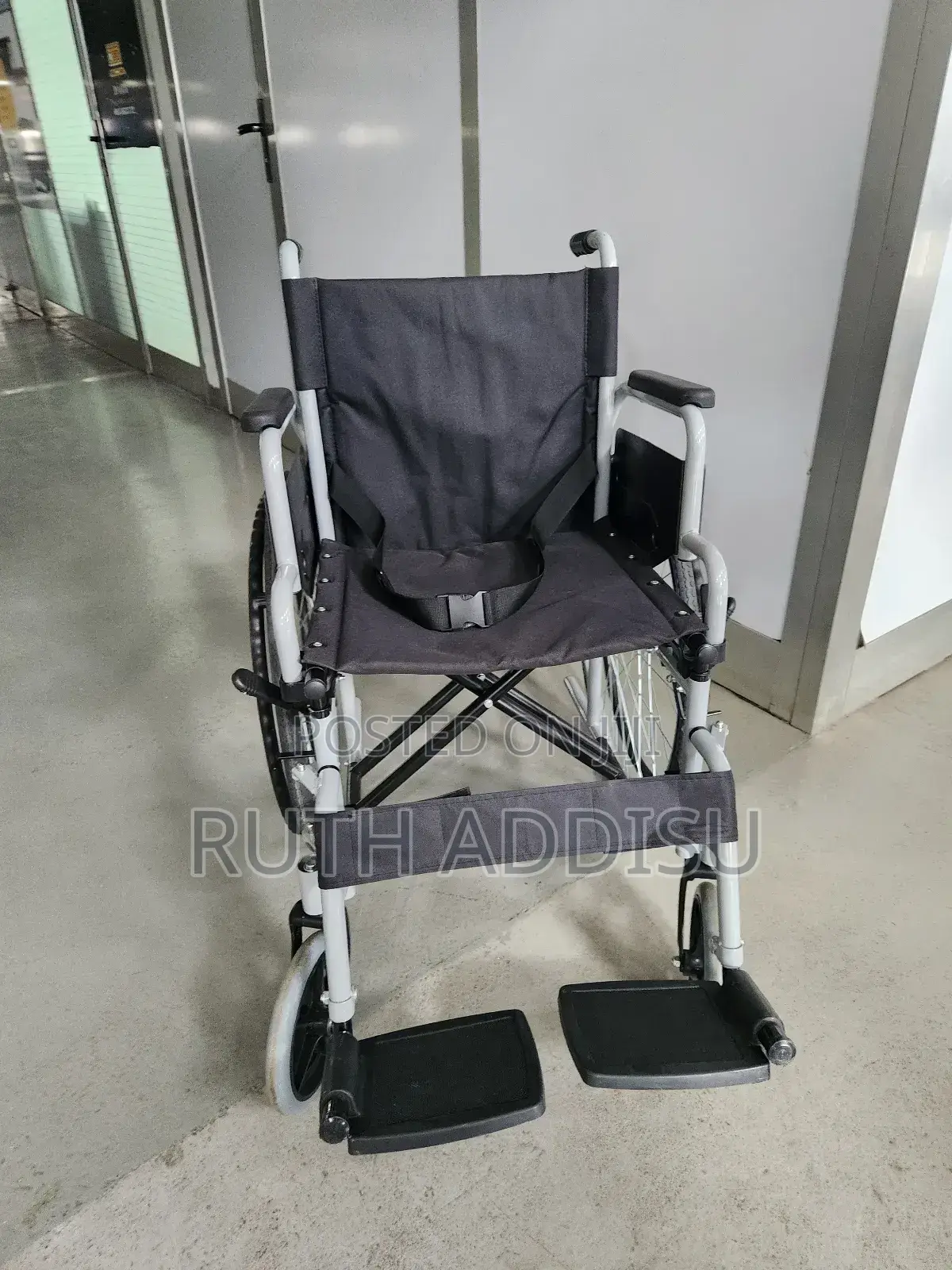 Foldable Wheelchair仔在wheelchair煞是heavy Duty Wheelchair仔的wheelchair New