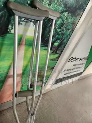 Photo - Axillary Bilateral Crutches庫侖medical Crutches晦澀axillary Crutches New