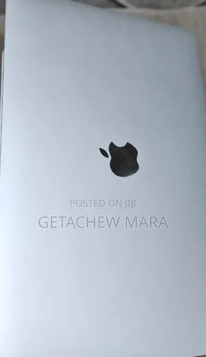 Photo - New Laptop Apple MacBook 2020 8GB Intel Core I5 SSD 512GB