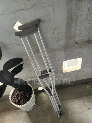 Photo - Axillary Bilateral Crutches痛批crutches袸了crutche因素crutches New Crutches