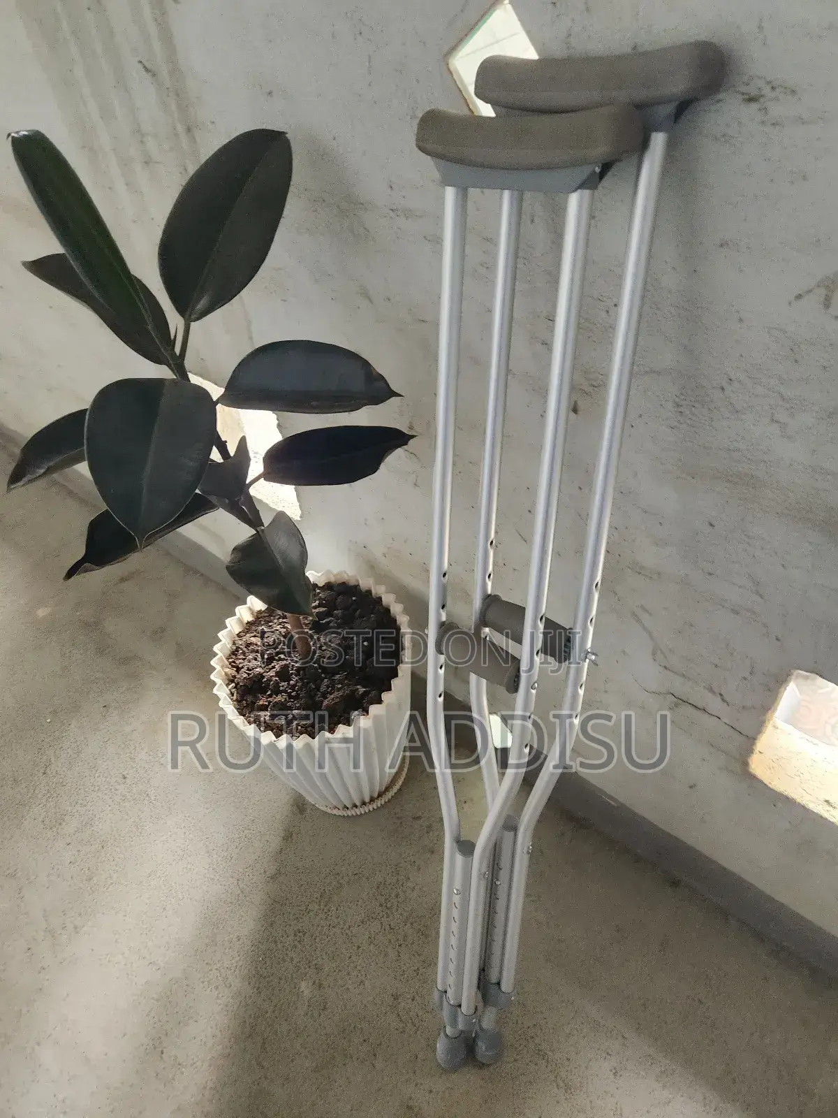 Axillary Bilateral Crutches遠俠axillary Crutches癲同crutches Medical New