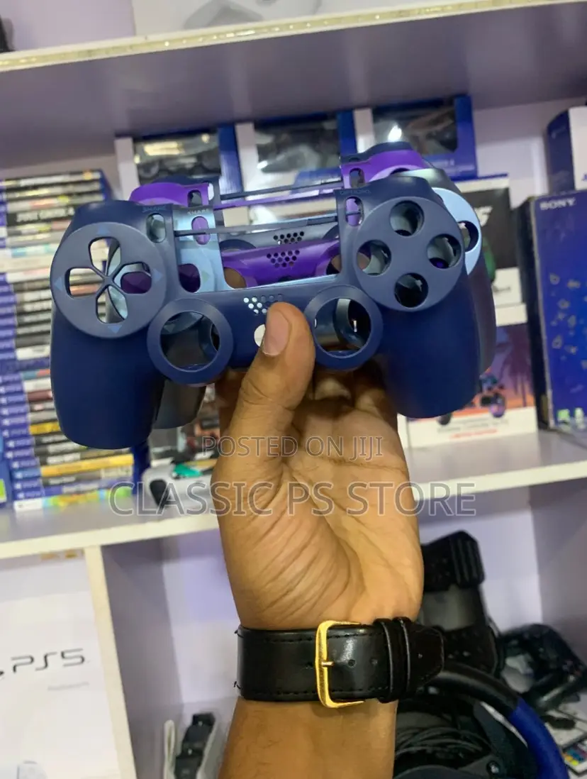 Playstation 4 Cover