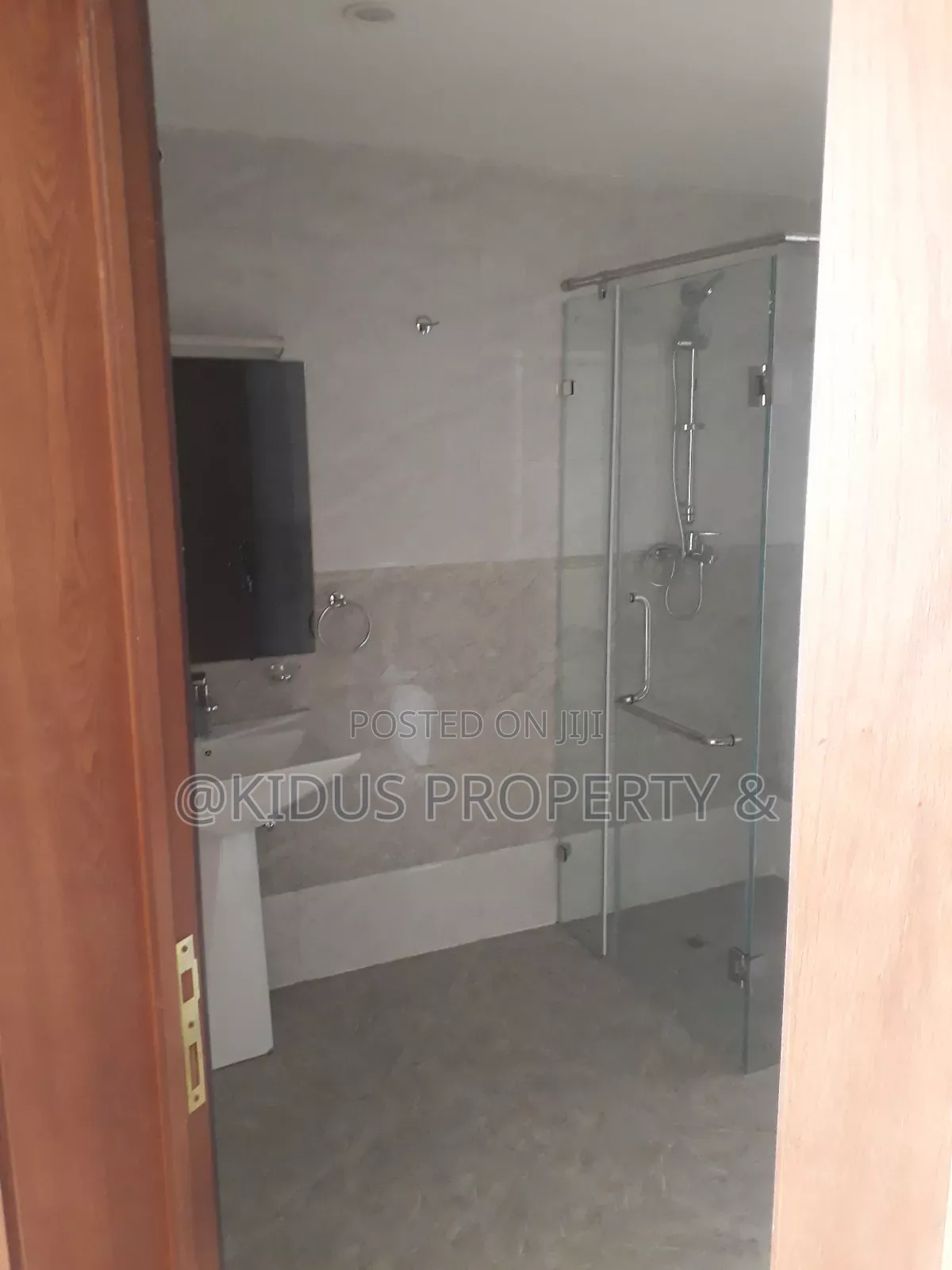 2bdrm Apartment in Nasswe Realstate, Nifas Silk-Lafto for rent