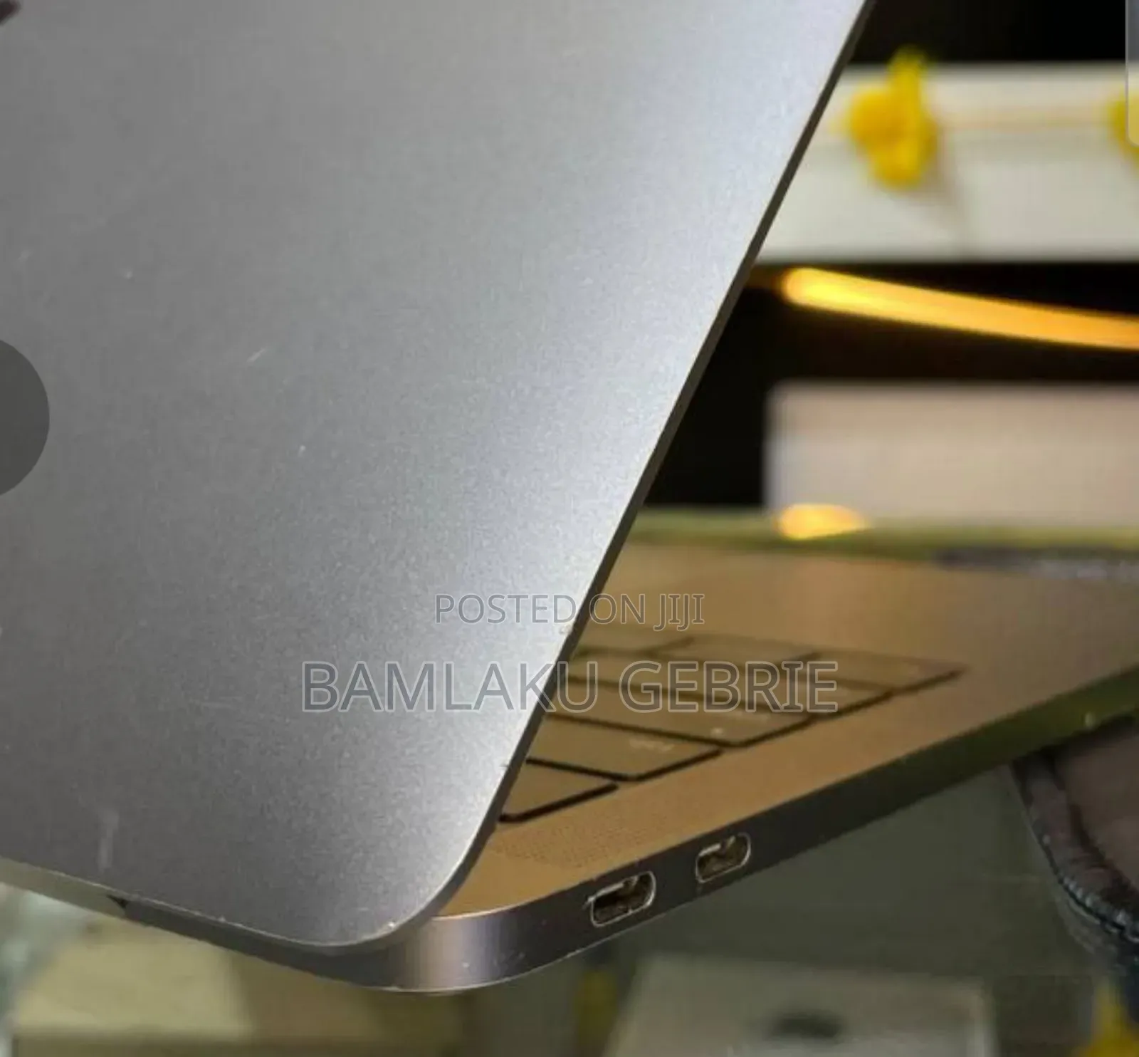 New Laptop Apple MacBook Pro 2017 8GB Intel Core I5 SSD 128GB