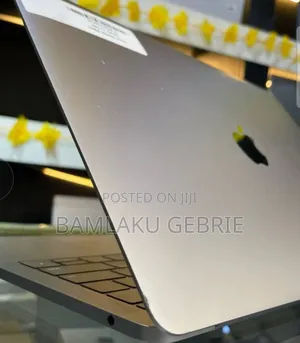 New Laptop Apple MacBook Pro 2017 8GB Intel Core I5 SSD 128GB