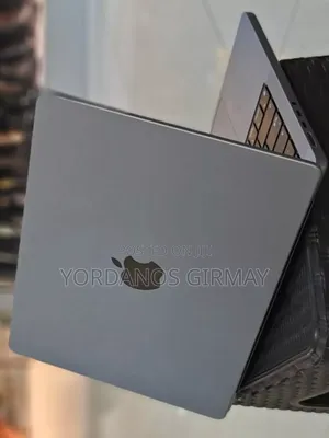 New Laptop Apple MacBook Pro M1 16GB AMD Ryzen 5 SSD 1T