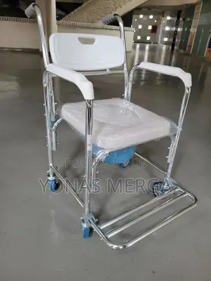 Photo - Toilet Chair\Pot Chair堿×Clearance Under Seat (Potty Brackets to Ground