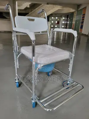Photo - Pot Chair።圜commode Is Supplied舟፶removable Pan With a Lid and Handle