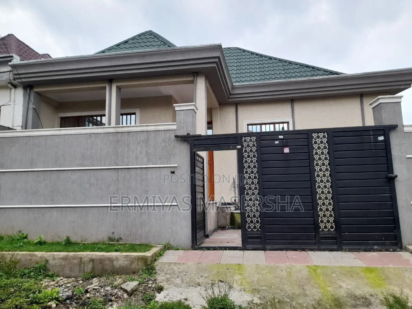 Furnished 5bdrm Villa in Yeka for sale