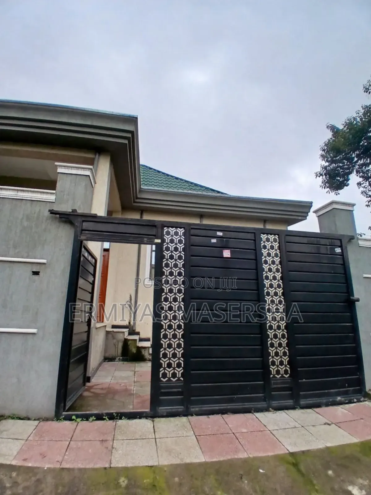 Furnished 5bdrm Villa in Yeka for sale