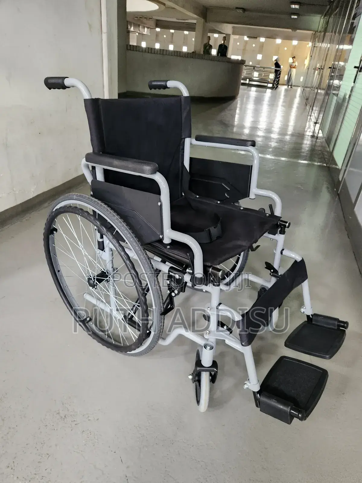 Folded Wheelchair仔的heavy Duty Medical Wheelchair予嶋wheelchair Belted