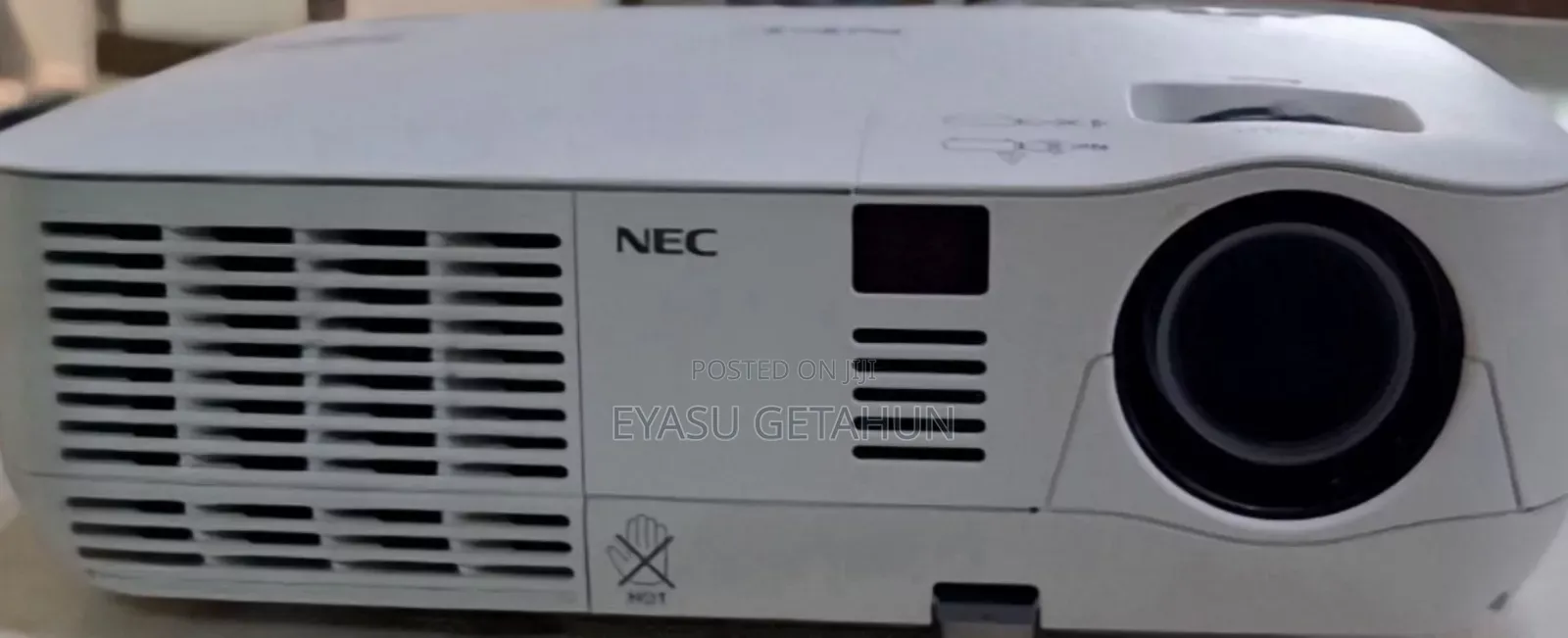 High Quality Nec V300x Projector Clean Condition | Model: V300x
