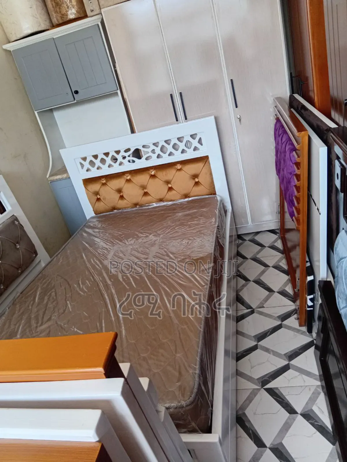 120 Bed Brand Newwwwwwww Its White