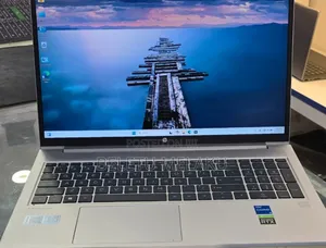 Photo - New Laptop HP 16GB Intel Core I5 SSD 512GB