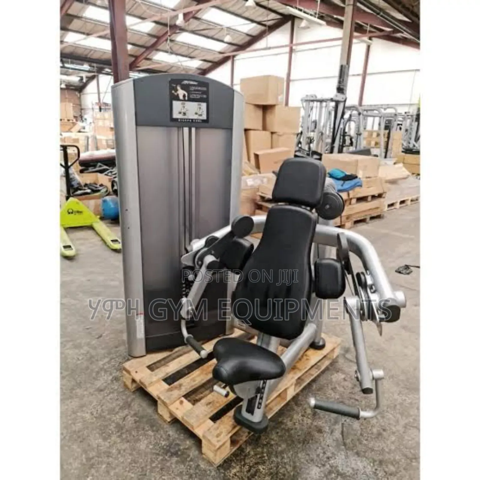 Life Fitness Seated Bicep Curl Machine