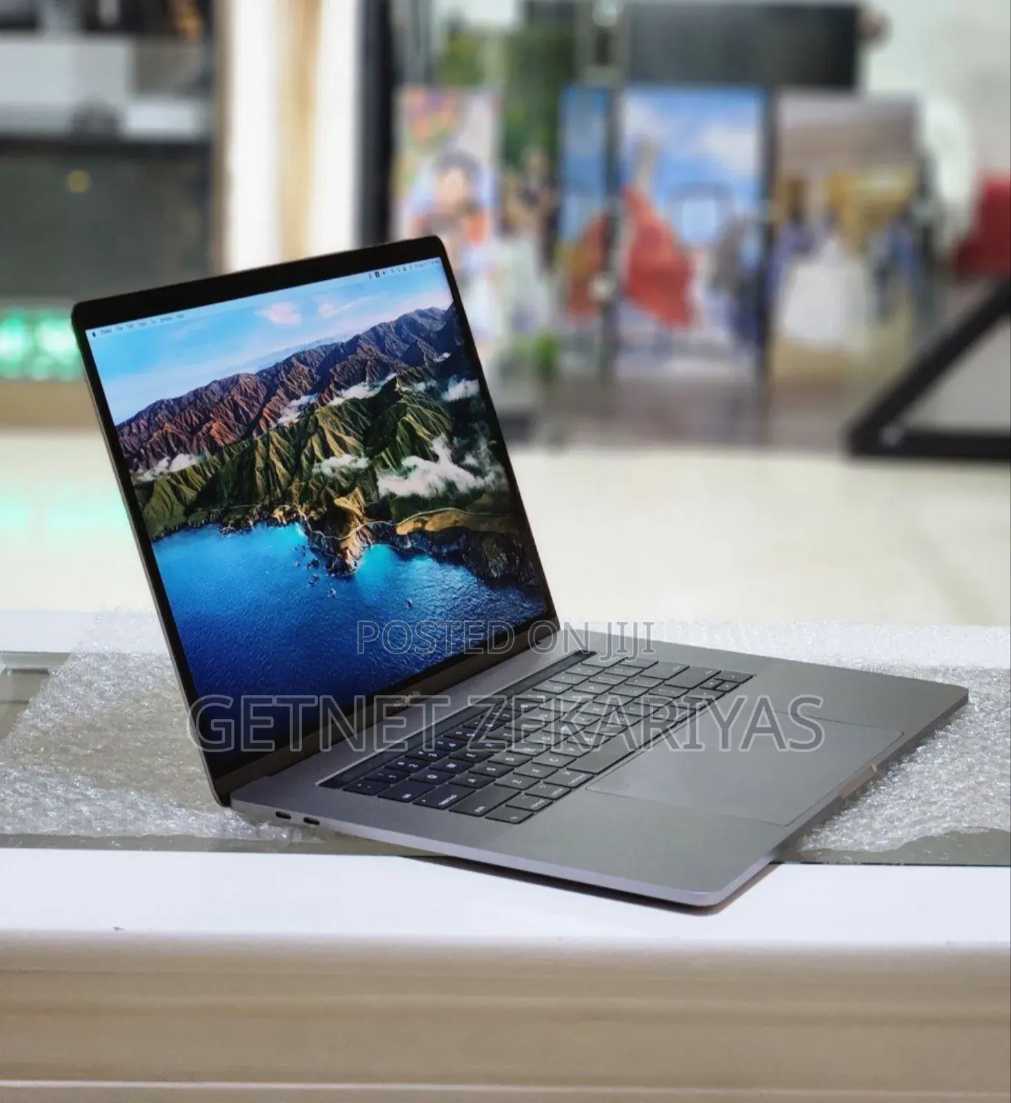 New Laptop Apple MacBook Pro 2017 16GB Intel Core I7 SSD 512GB