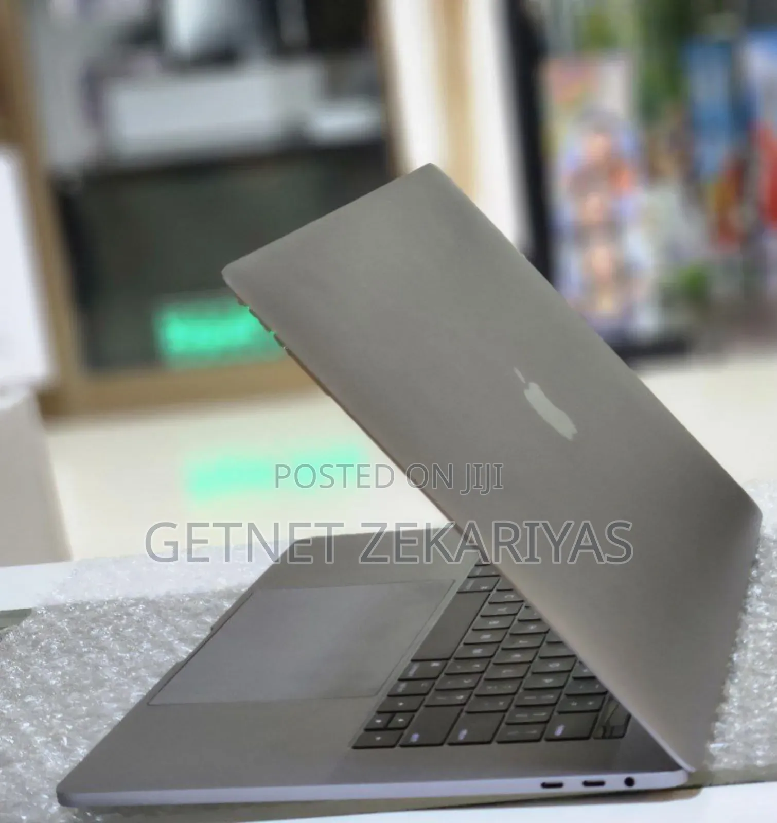 New Laptop Apple MacBook Pro 2017 16GB Intel Core I7 SSD 512GB