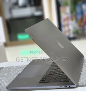 New Laptop Apple MacBook Pro 2017 16GB Intel Core I7 SSD 512GB