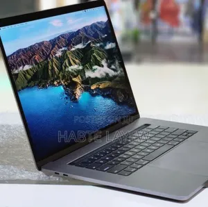 New Laptop Apple MacBook Pro 2017 4GB Intel Core I7 SSD 512GB